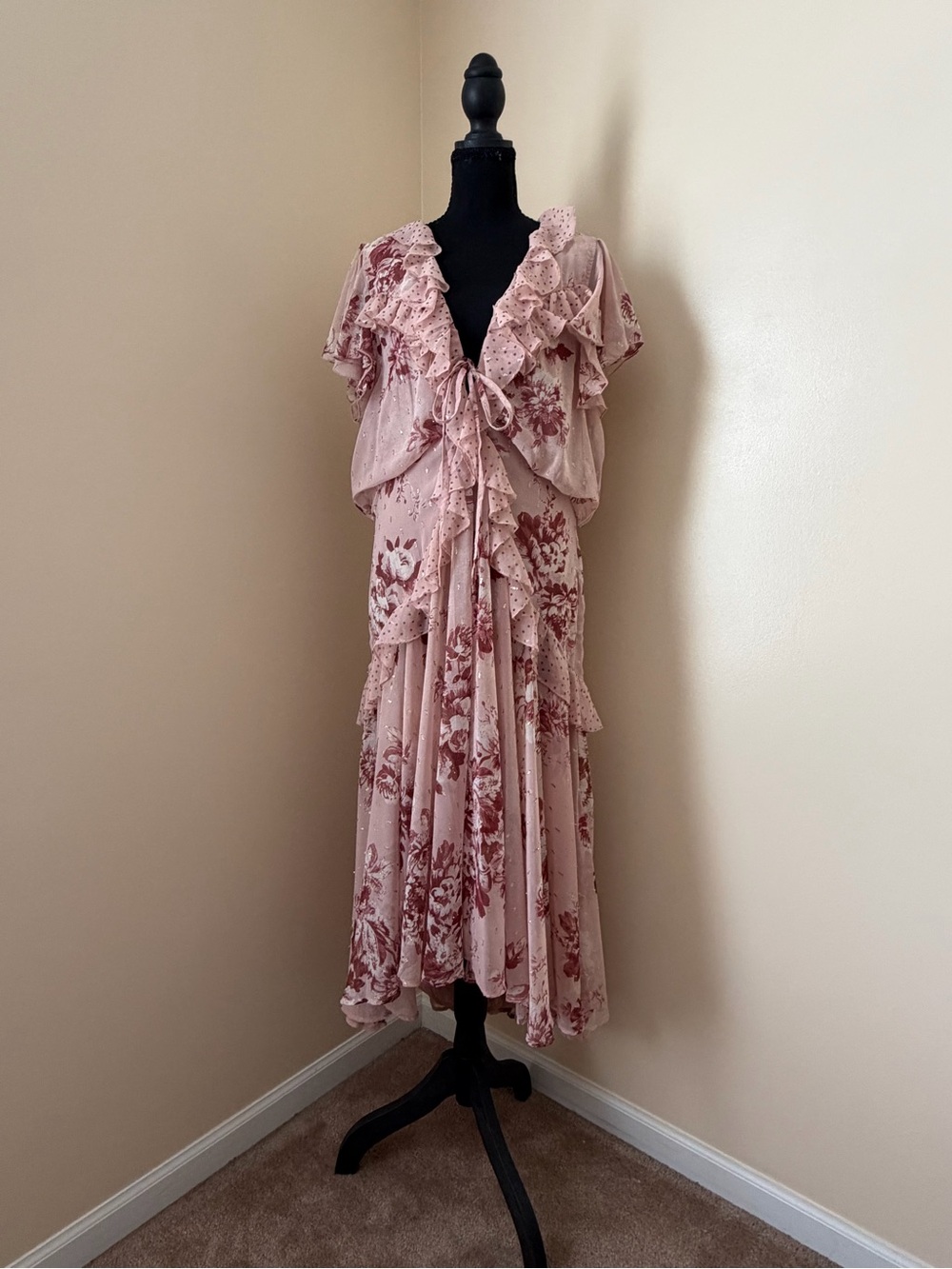ASOS ladies Ruffled Tie-Front Floral Maxi Dress in Dusty Rose. Size 12